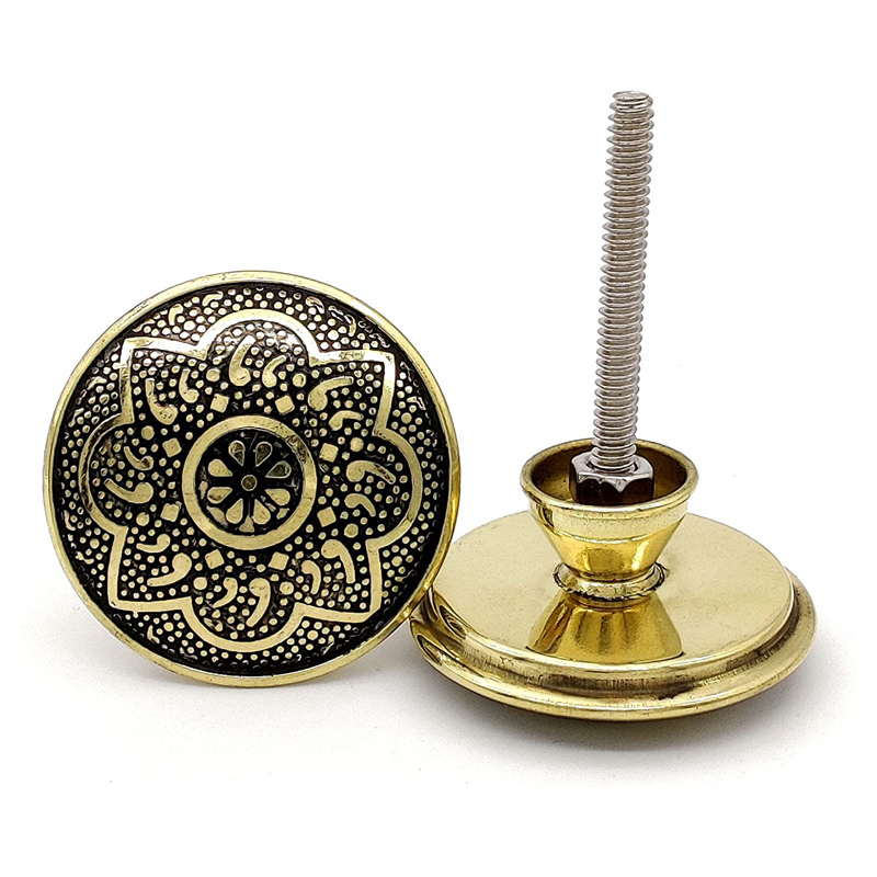 Brass Door Knobs/Drawer Pulls Dresser  Wardrobes & Kitchen Cupboards/ Handmade Classic Decor
