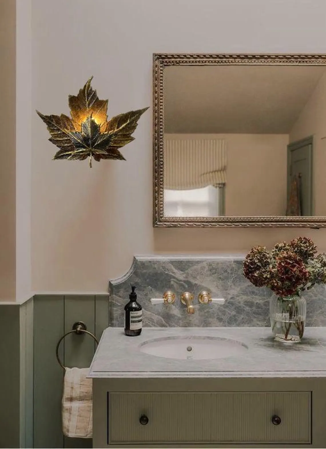 Handmade Brass Leaf Sconce Light - Antique Style Vanity Wall Lighting - Image 5