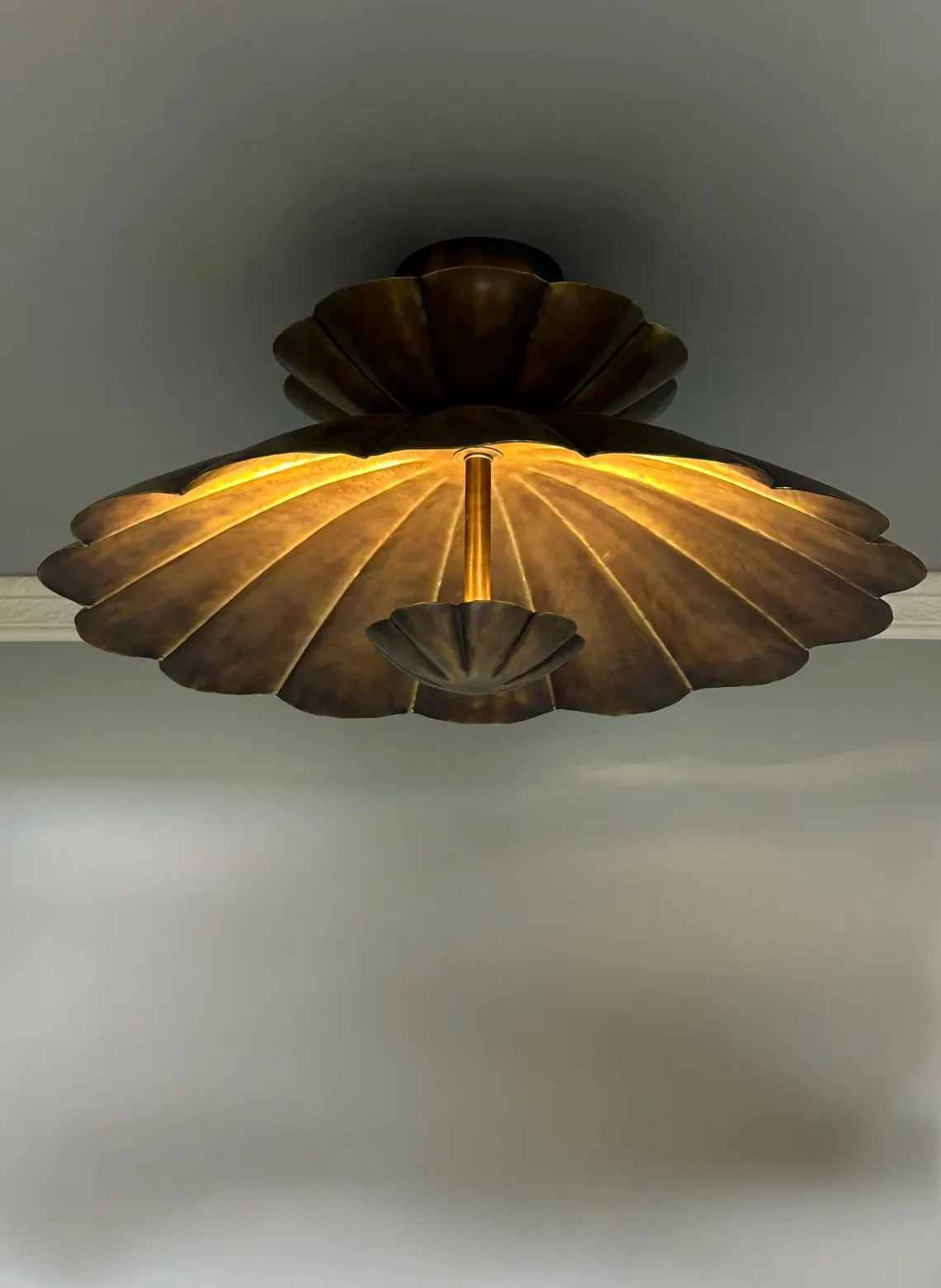 Vintage Brass Shell-Inspired Flush Mount Ceiling Light - Image 3